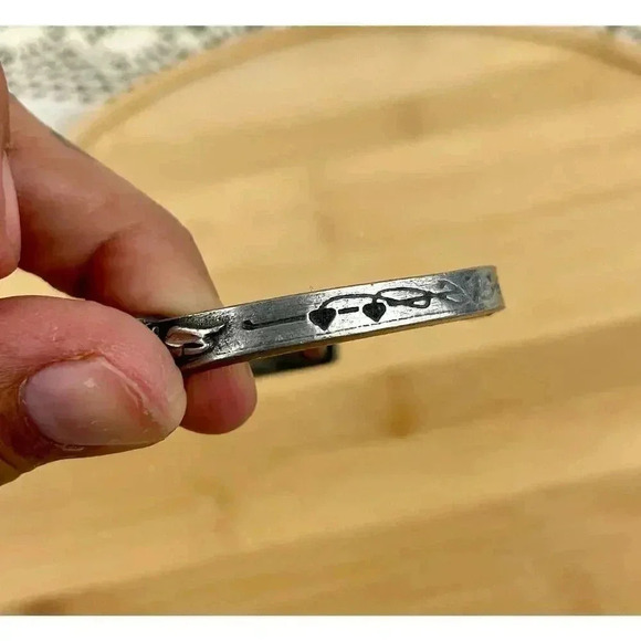 VTG Pewter Dual Hearts Cuff Bracelet Stamped SISK CB16 Unique - Picture 4 of 14